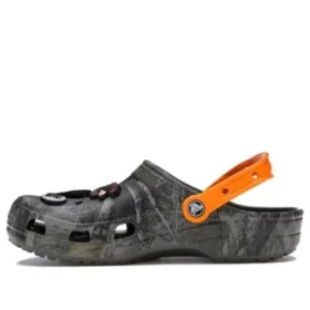 Classic x Luke Combs Clogs „Realtree Camo“