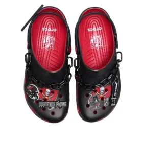 Crocs x NFL Classic Clog Tampa Bay Buccaneers „Black Red“