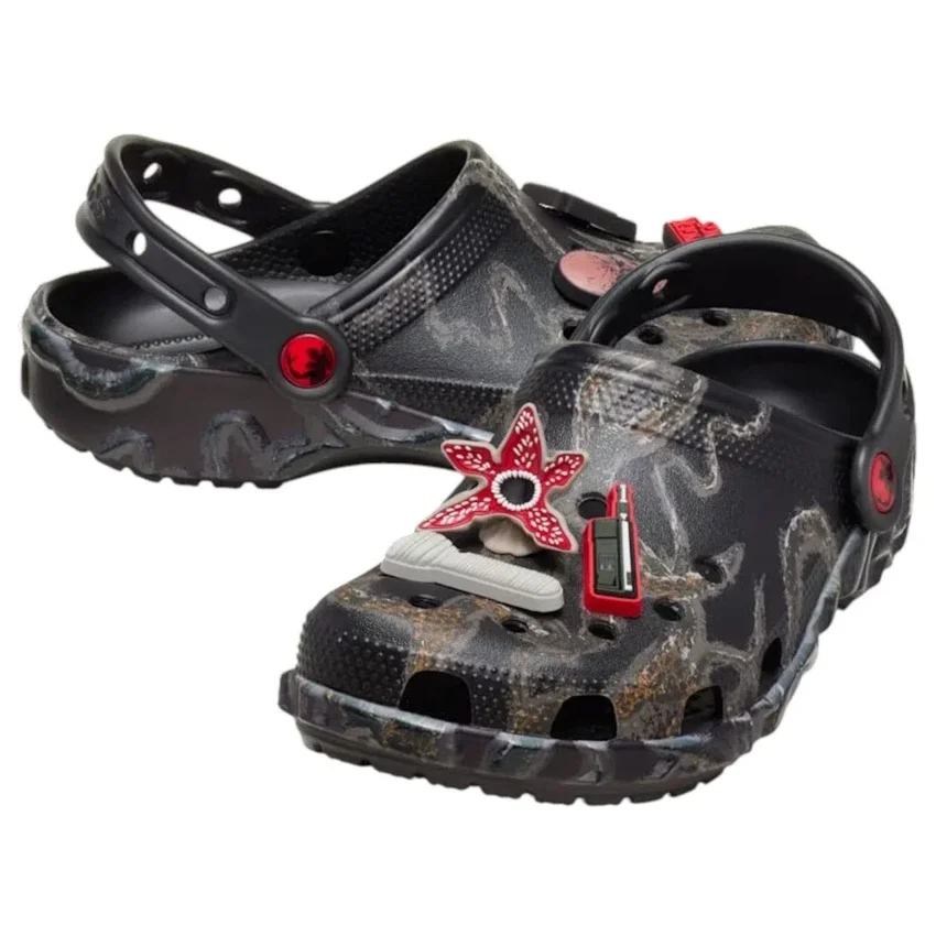 Crocs x Stranger Things Classic Clog „The Upside Down“ Crocs x Stranger Things Classic Clog „The Upside Down“