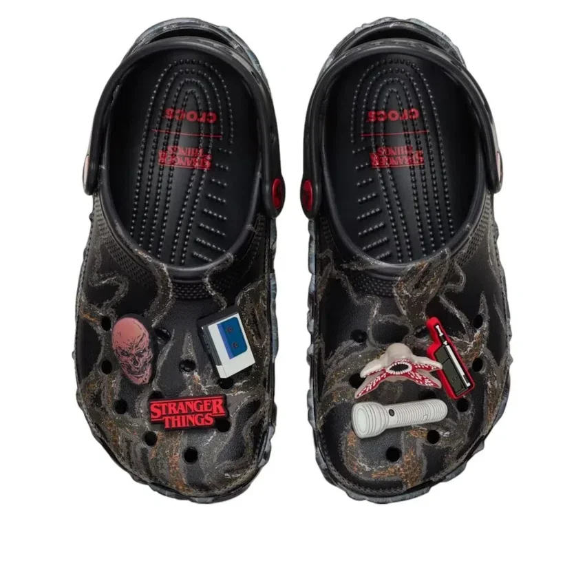 Crocs x Stranger Things Classic Clog „The Upside Down“ Crocs x Stranger Things Classic Clog „The Upside Down“