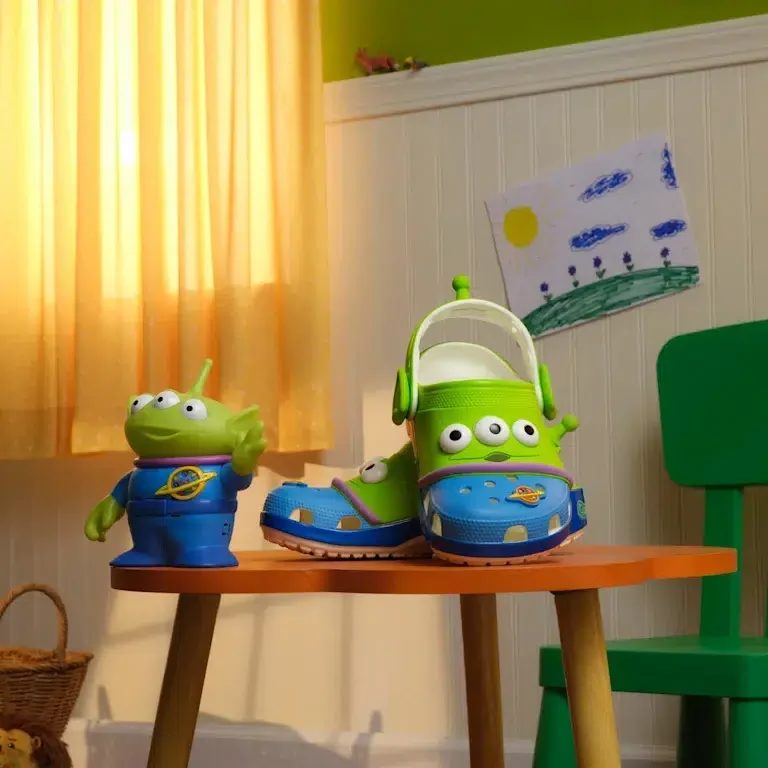 Disney Pixar „Toy Story“ Alien Classic Clog für Kleinkinder Disney Pixar „Toy Story“ Alien Classic Clog für Kleinkinder