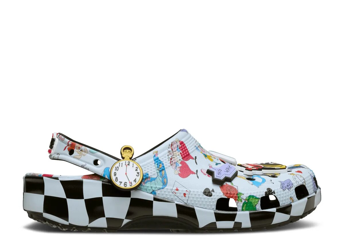 Disney x Classic Clog „Alice im Wunderland – Charakter-Print“ Disney x Classic Clog „Alice im Wunderland – Charakter-Print“