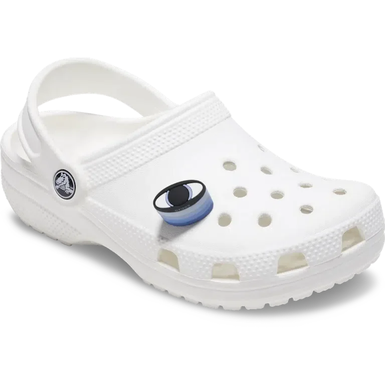 Gestapelte „Evil Eye“-Jibbitz-Anstecker Gestapelte „Evil Eye“-Jibbitz-Anstecker
