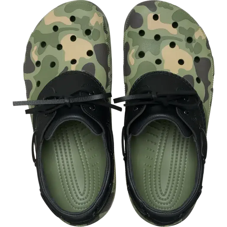 Klassischer Bootsschuh im Duck-Camo-Design Klassischer Bootsschuh im Duck-Camo-Design