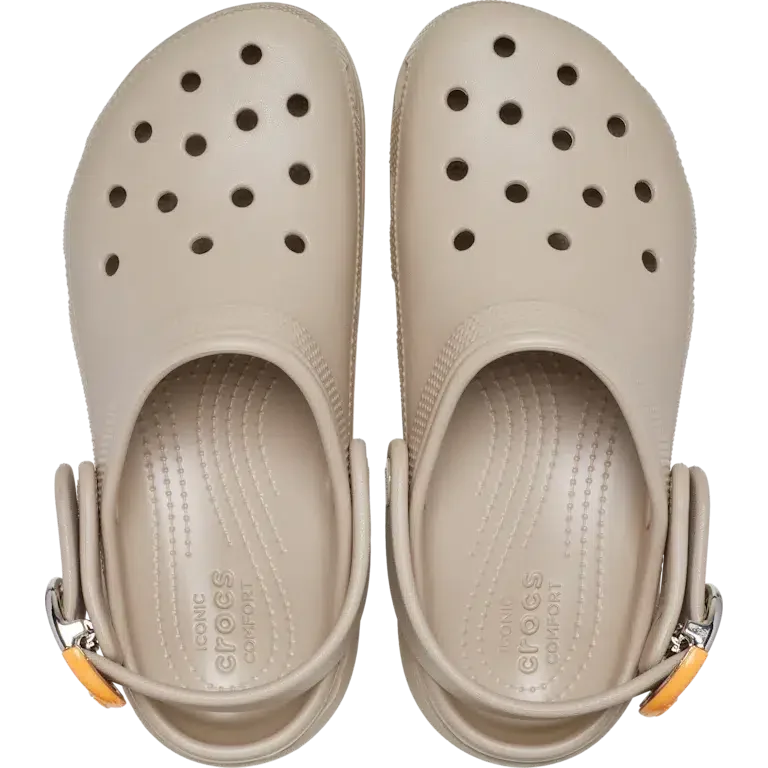 Klassischer Platform Clog mit getauchter Schnalle Klassischer Platform Clog mit getauchter Schnalle