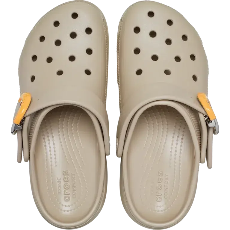Klassischer Platform Clog mit getauchter Schnalle Klassischer Platform Clog mit getauchter Schnalle
